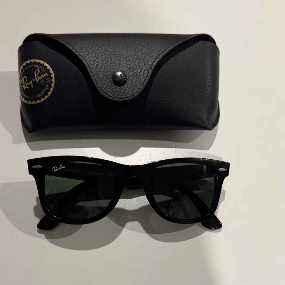 Ray-Ban Wayfarer Ease Black Sunglasses with Case